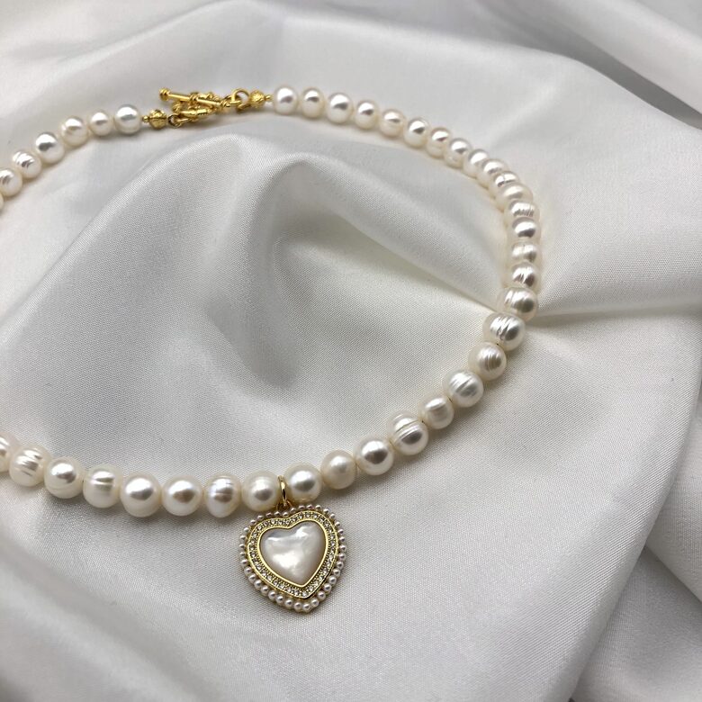 [COLD FRAME] / ☆ PERFECT SHAPED PEARL NECKLACE Effortlessly chic and versatile, this long Japanese Akoya