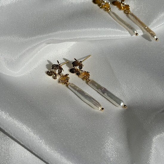 Butterfly Earrings – Long Biwa Pearl
