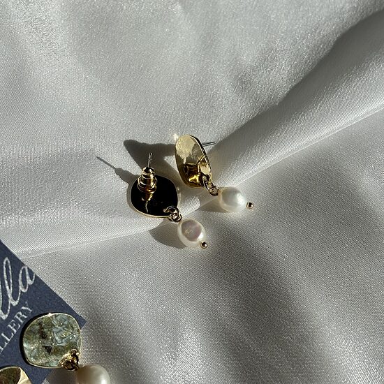 Abstract Shape Earrings – White Pearl